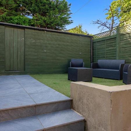 Onsitestays - Tranquil 2 Bedroom Apartment With Large Kitchen, Private Garden Near Wimbledon Station London Eksteriør billede