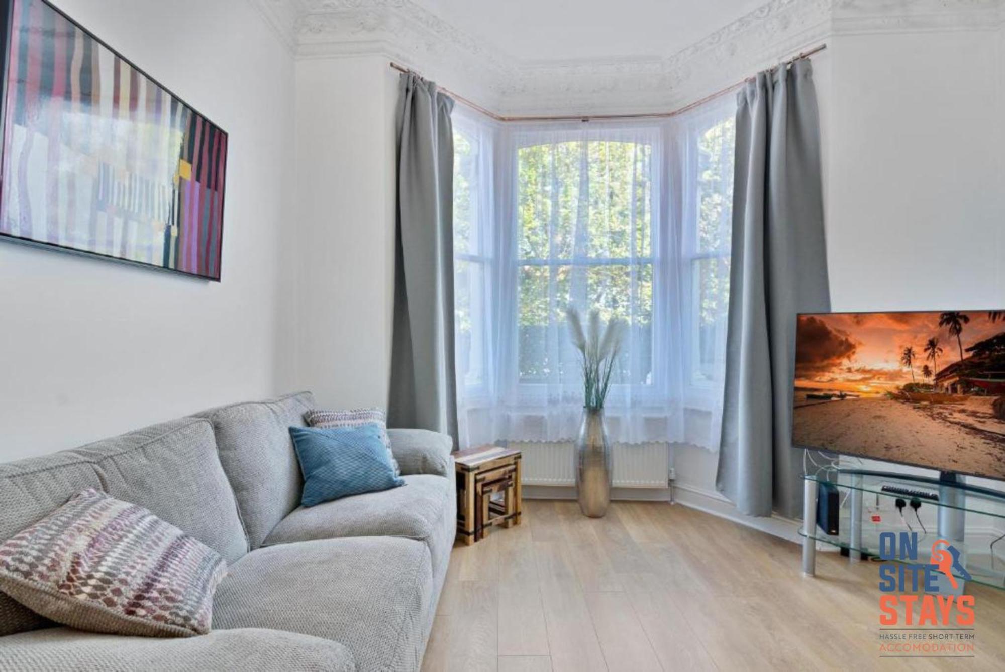 Onsitestays - Tranquil 2 Bedroom Apartment With Large Kitchen, Private Garden Near Wimbledon Station London Eksteriør billede