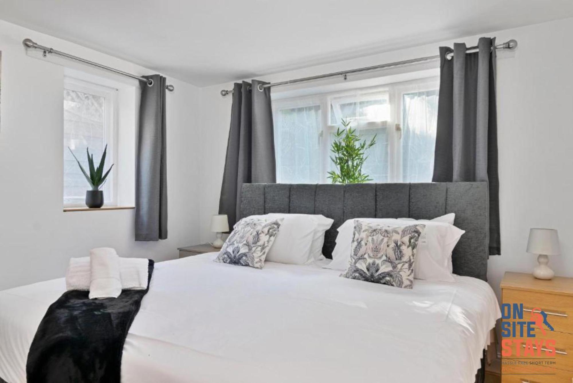 Onsitestays - Tranquil 2 Bedroom Apartment With Large Kitchen, Private Garden Near Wimbledon Station London Eksteriør billede
