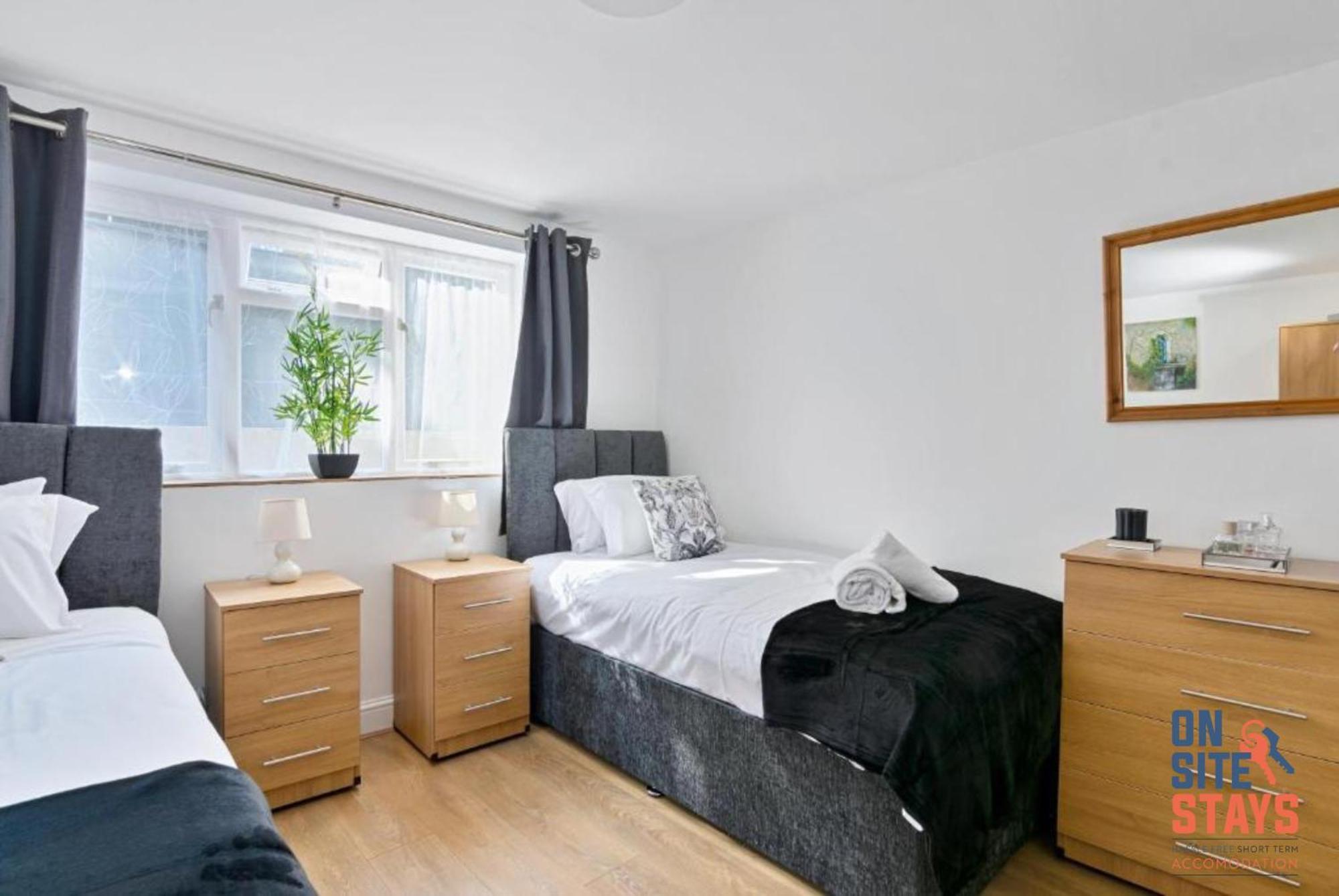 Onsitestays - Tranquil 2 Bedroom Apartment With Large Kitchen, Private Garden Near Wimbledon Station London Eksteriør billede