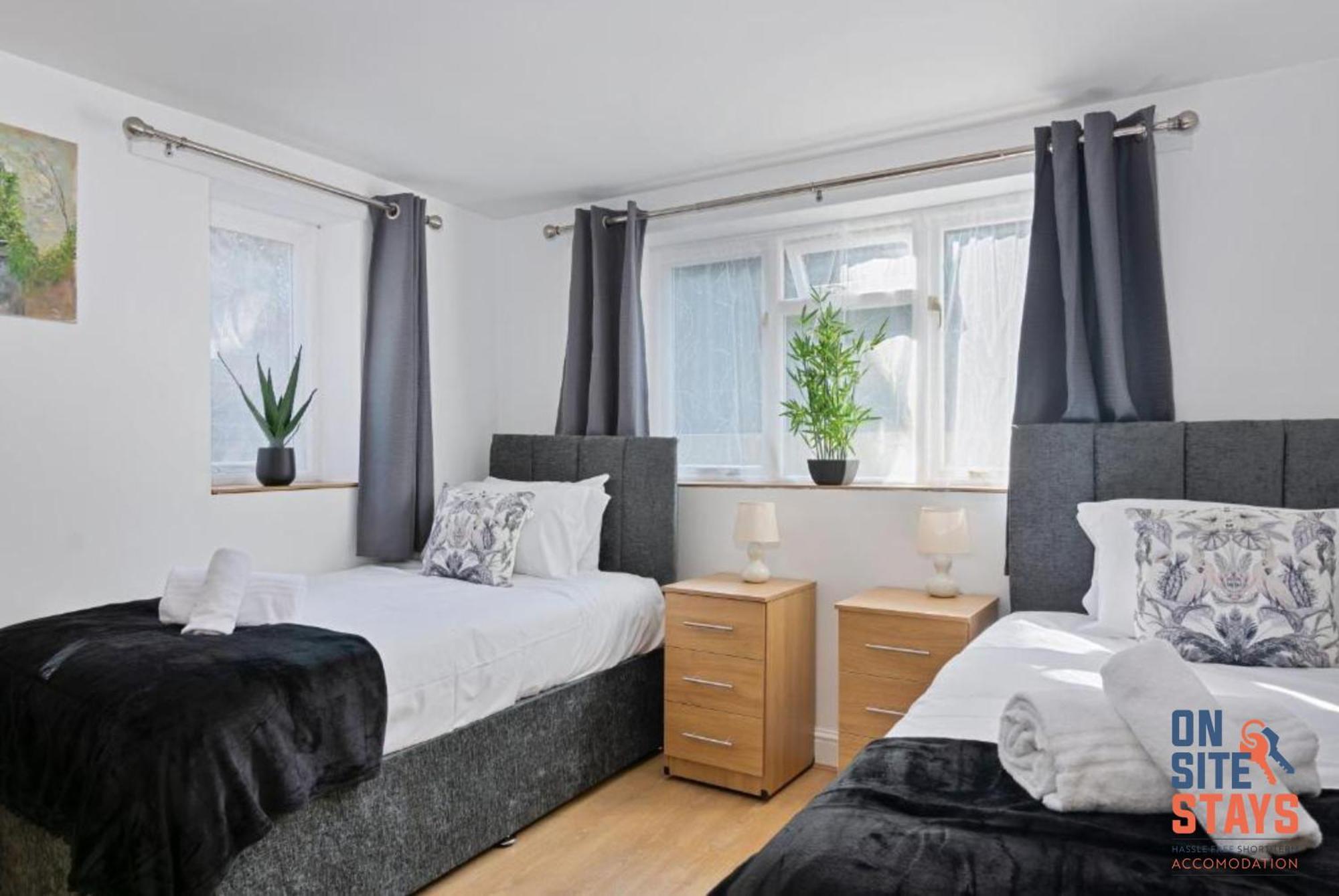 Onsitestays - Tranquil 2 Bedroom Apartment With Large Kitchen, Private Garden Near Wimbledon Station London Eksteriør billede