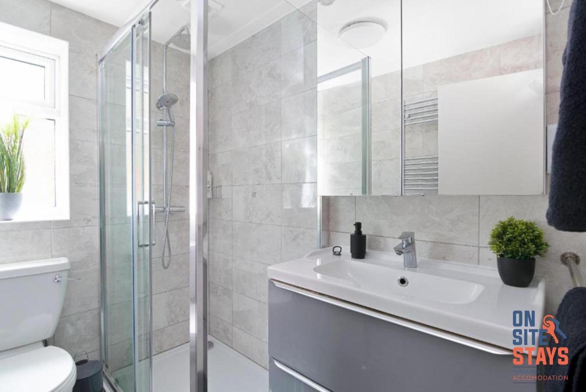 Onsitestays - Tranquil 2 Bedroom Apartment With Large Kitchen, Private Garden Near Wimbledon Station London Eksteriør billede