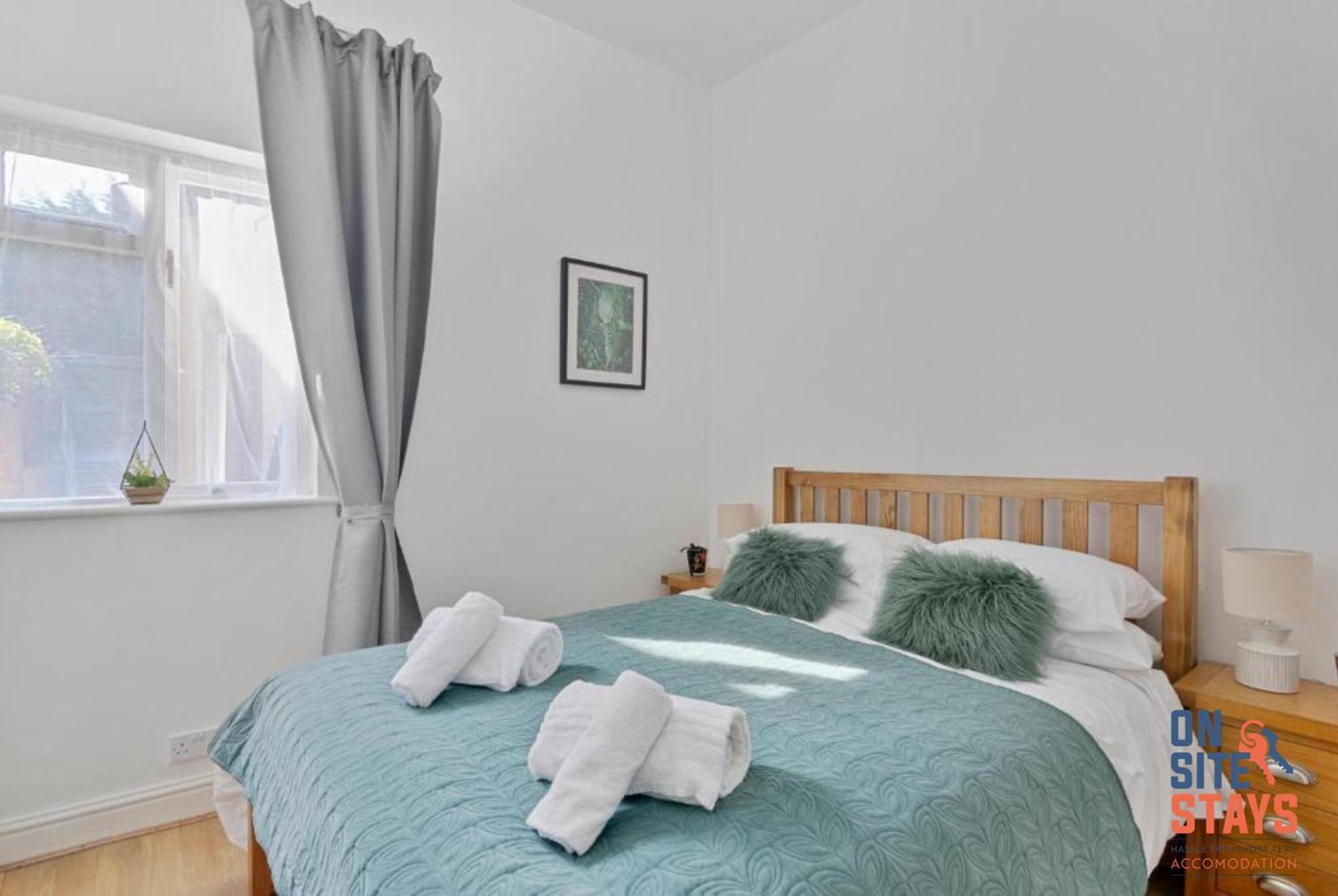 Onsitestays - Tranquil 2 Bedroom Apartment With Large Kitchen, Private Garden Near Wimbledon Station London Eksteriør billede