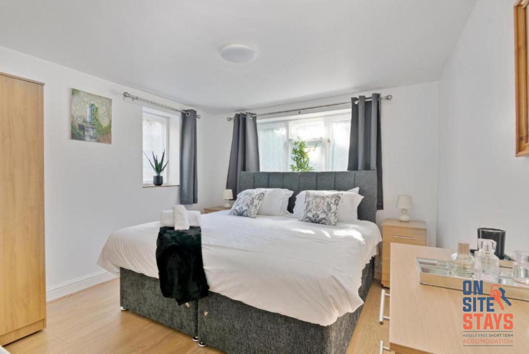 Onsitestays - Tranquil 2 Bedroom Apartment With Large Kitchen, Private Garden Near Wimbledon Station London Eksteriør billede