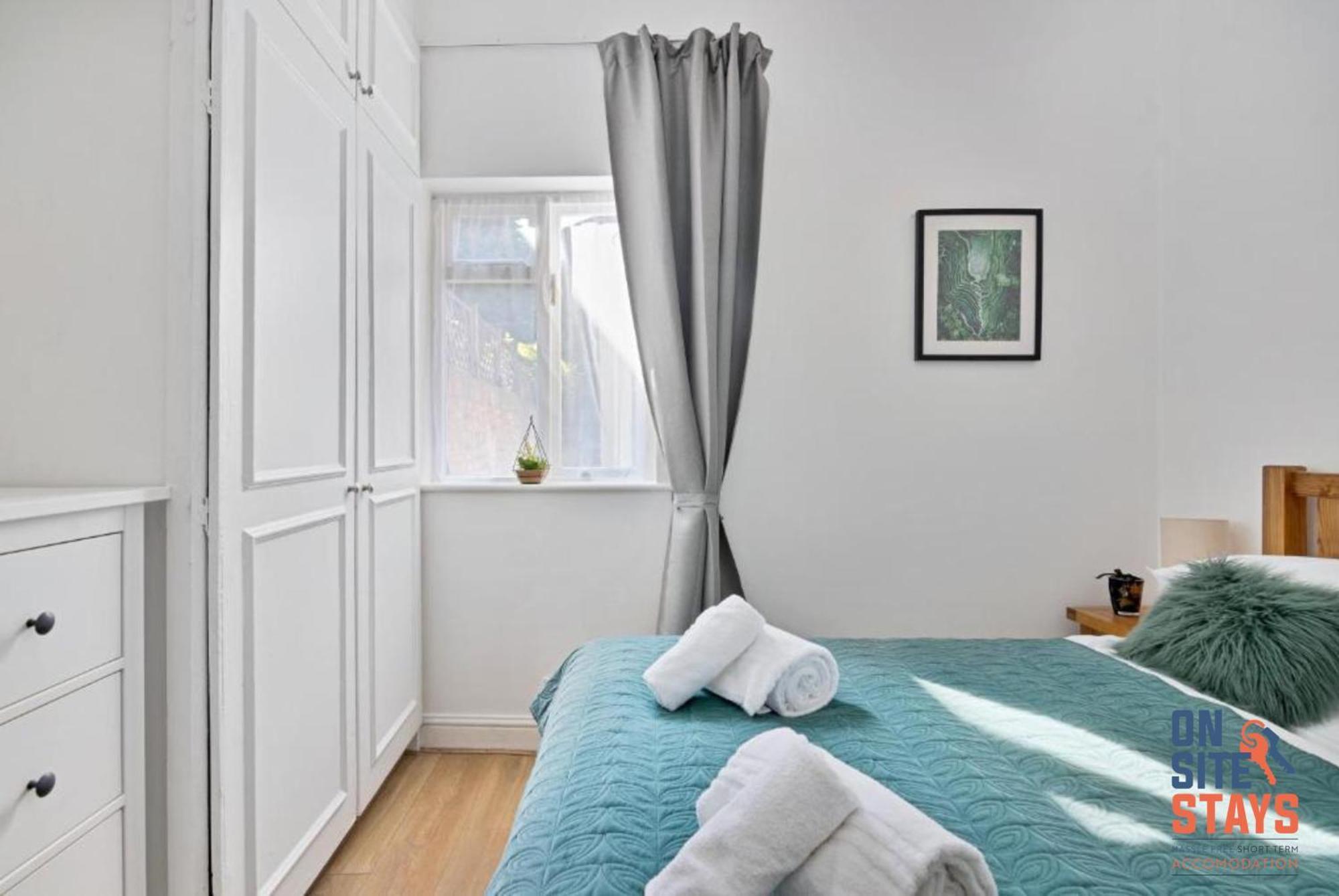 Onsitestays - Tranquil 2 Bedroom Apartment With Large Kitchen, Private Garden Near Wimbledon Station London Eksteriør billede